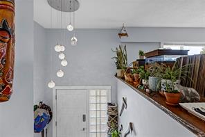 384 McKillop Dr — listing photo 24 of 44