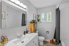 384 McKillop Dr — listing photo 28 of 44