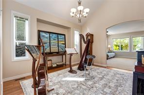 1153 Roberton Blvd — listing photo 19 of 53