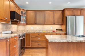 1153 Roberton Blvd — listing photo 21 of 53