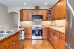 1153 Roberton Blvd — listing photo 23 of 53