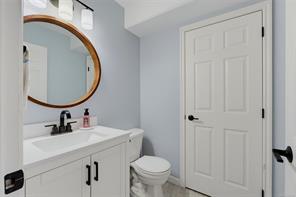 4-2563 MILLSTREAM Rd — listing photo 17 of 33