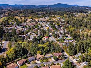 4290 Eastridge Cres — listing photo 18 of 61