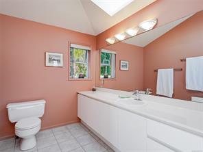 916 Claremont Ave — listing photo 21 of 48