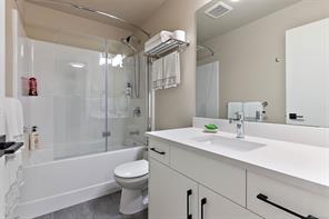 8 West Park Pl — listing photo 18 of 26
