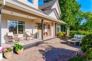 1940 Emma Way — listing photo 20 of 94