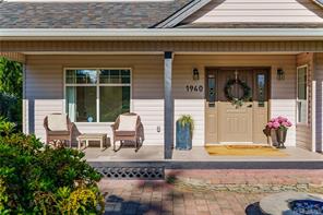 1940 Emma Way — listing photo 22 of 94
