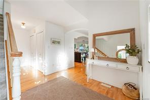 1940 Emma Way — listing photo 25 of 94