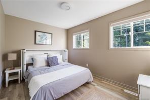 1940 Emma Way — listing photo 74 of 94