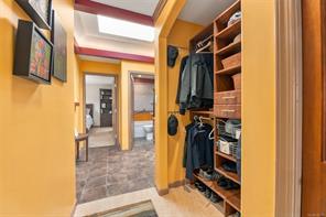 303-1158 Fairfield Rd — listing photo 22 of 29