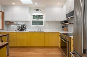 11041 Chemainus Rd — listing photo 20 of 50