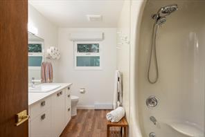 11041 Chemainus Rd — listing photo 28 of 50