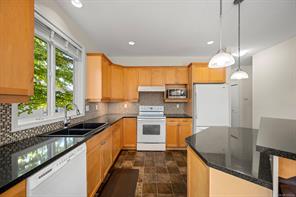 2464 Stirling Cres — listing photo 20 of 75