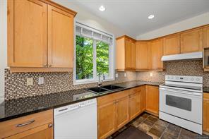 2464 Stirling Cres — listing photo 21 of 75