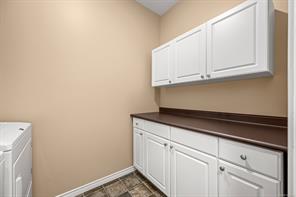 2464 Stirling Cres — listing photo 42 of 75