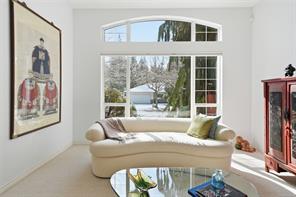 211 Saturna Dr — listing photo 18 of 60