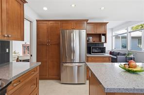 211 Saturna Dr — listing photo 23 of 60