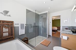 211 Saturna Dr — listing photo 35 of 60
