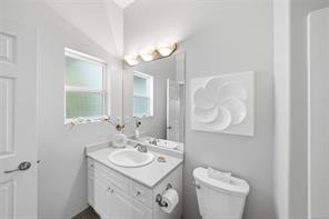 211 Saturna Dr — listing photo 38 of 60