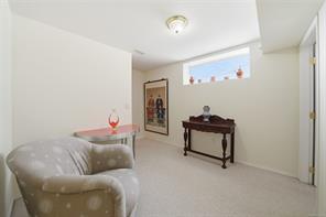 211 Saturna Dr — listing photo 40 of 60