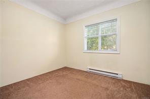 1085 Hulford St — listing photo 14 of 43