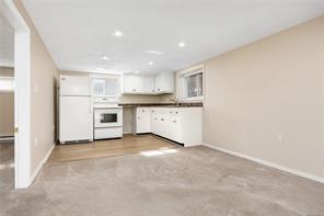 1085 Hulford St — listing photo 20 of 43