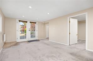 1085 Hulford St — listing photo 24 of 43