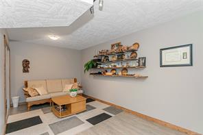 18-4991 Bella Vista Cres — listing photo 31 of 43