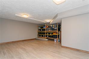 18-4991 Bella Vista Cres — listing photo 36 of 43