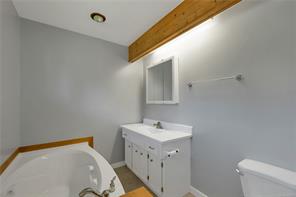 556 Coal Harbour Rd — listing photo 17 of 54