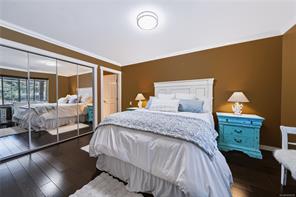 2070 Saras Way — listing photo 13 of 44