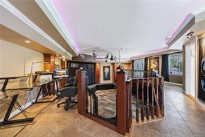 2070 Saras Way — listing photo 21 of 44
