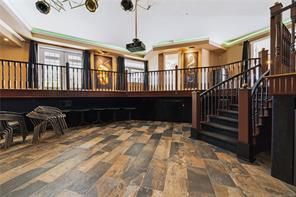 2070 Saras Way — listing photo 23 of 44