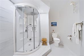 2070 Saras Way — listing photo 26 of 44