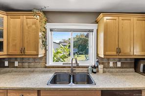 2955 15th Ave — listing photo 18 of 64