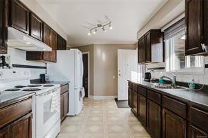 4374 Maitland St — listing photo 14 of 50