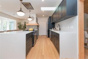 4906 Cordova Bay Rd — listing photo 22 of 63