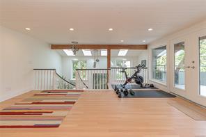 4906 Cordova Bay Rd — listing photo 40 of 63