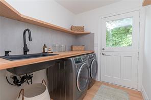 4906 Cordova Bay Rd — listing photo 41 of 63
