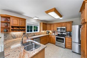 170 Wavell Rd — listing photo 17 of 74