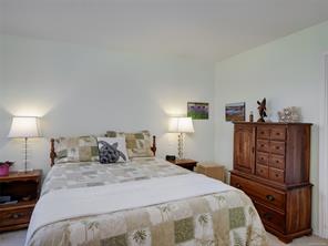 202-7070 West Saanich Rd — listing photo 13 of 28