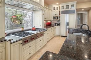 2450 Ainsley Pl — listing photo 21 of 73