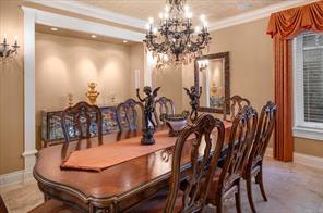 2450 Ainsley Pl — listing photo 25 of 73