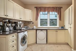 2450 Ainsley Pl — listing photo 26 of 73