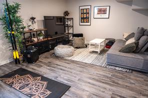 398 Bonaparte St — listing photo 41 of 54