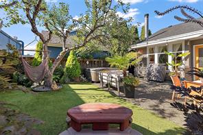 1109 Caledonia Ave, Victoria