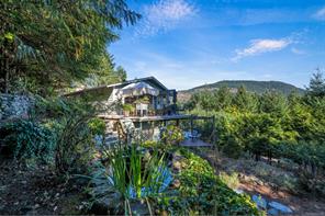 6693 Genoa Bay Rd — listing photo 17 of 99