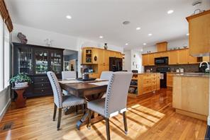 3192 Gibbins Rd — listing photo 17 of 64