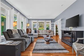 3192 Gibbins Rd — listing photo 20 of 64