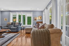 3192 Gibbins Rd — listing photo 21 of 64